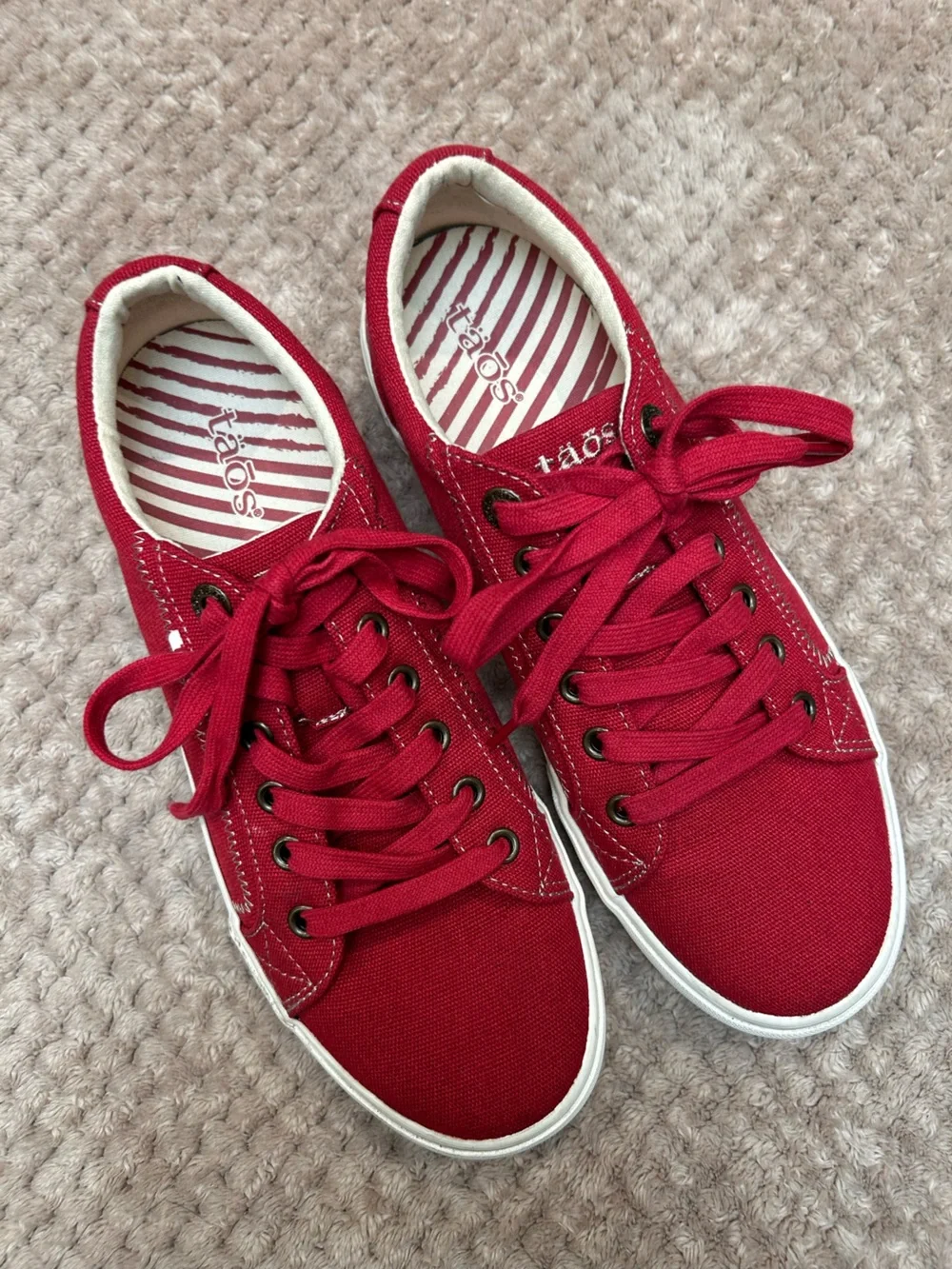 Taos Plim Soul Red Canvas Lace-Up Sneakers